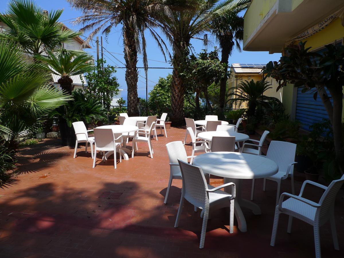 Hotel Alexander سانتا دومينيكا المظهر الخارجي الصورة