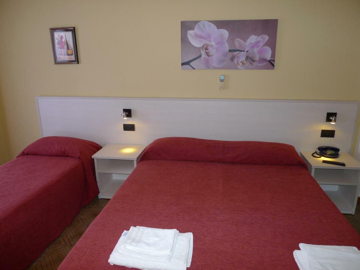 Hotel Alexander سانتا دومينيكا المظهر الخارجي الصورة