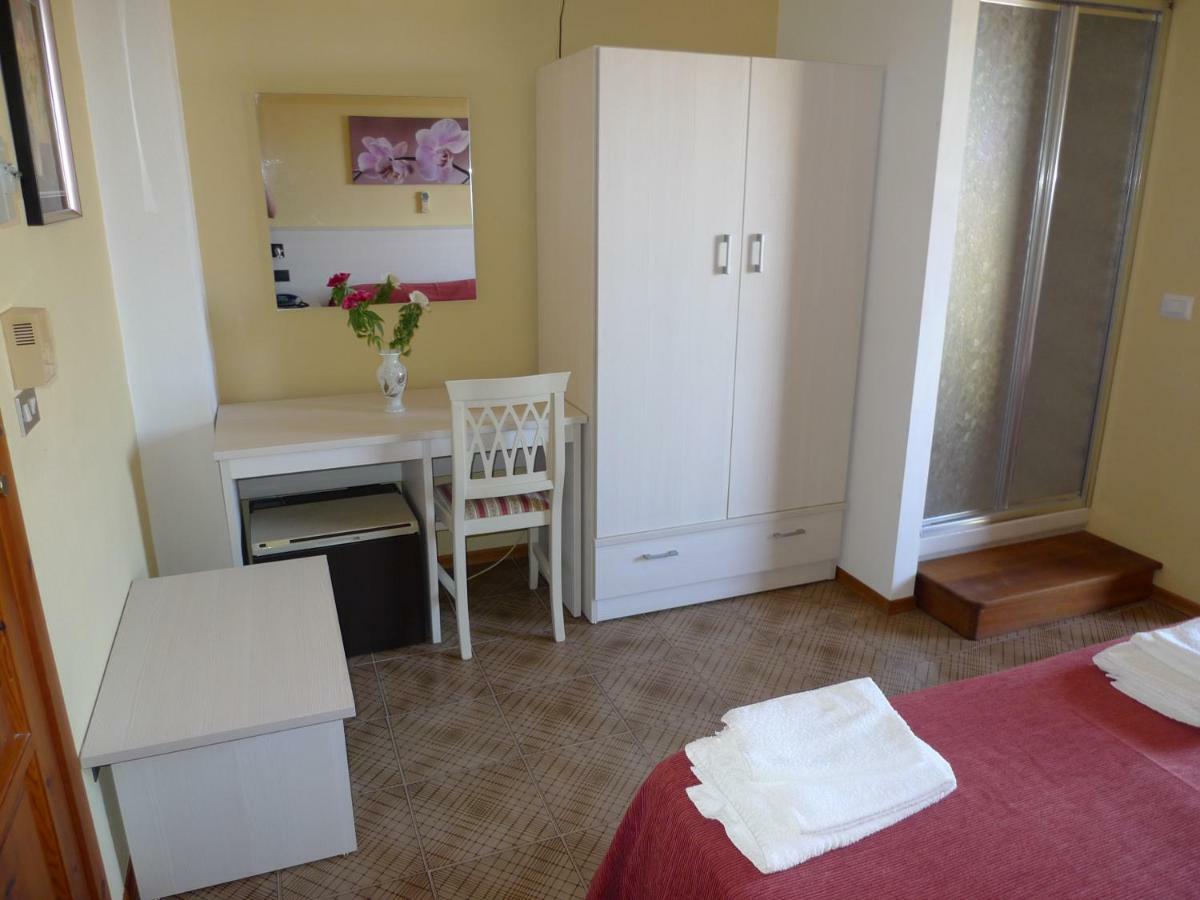 Hotel Alexander سانتا دومينيكا المظهر الخارجي الصورة