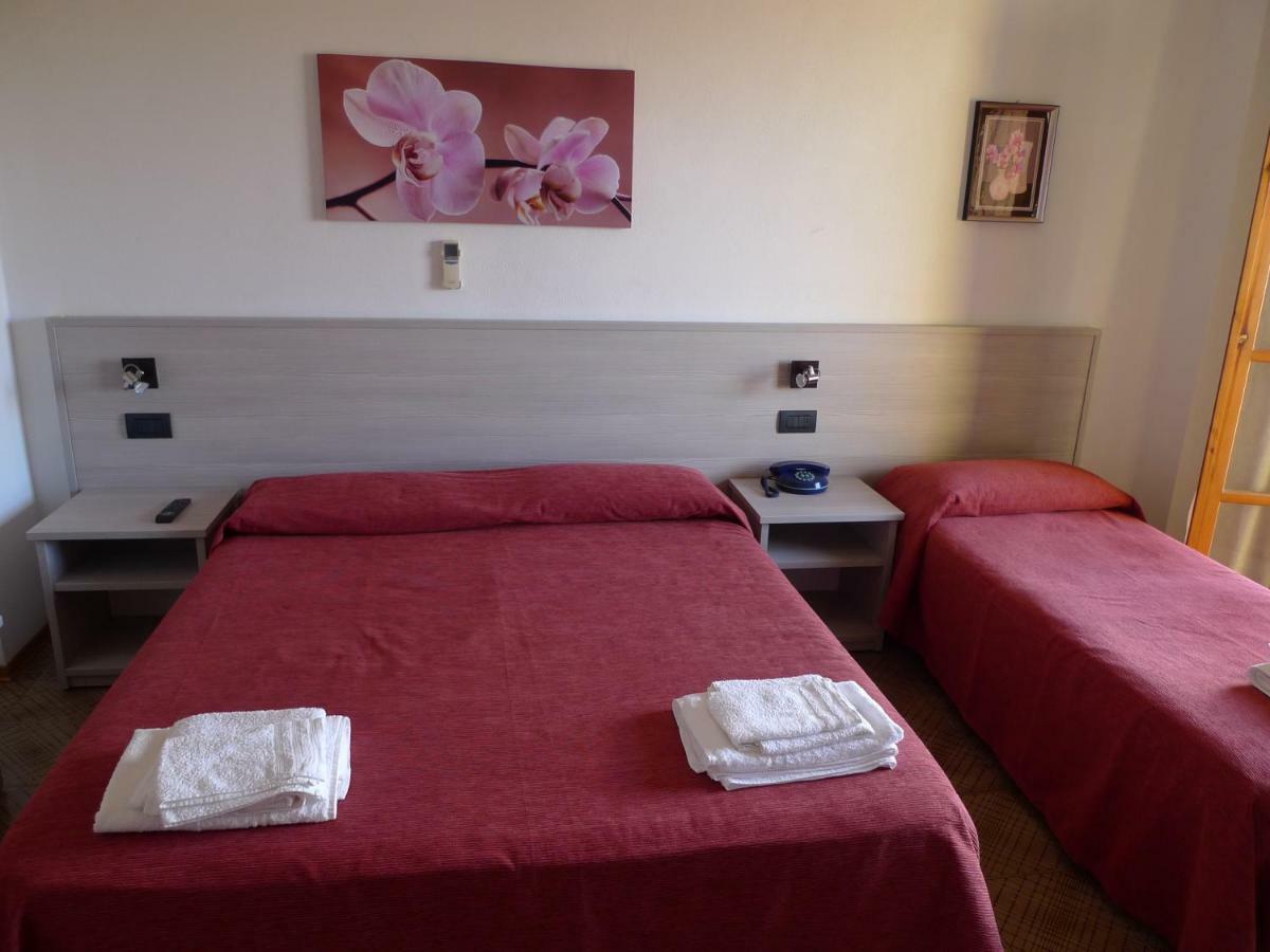 Hotel Alexander سانتا دومينيكا المظهر الخارجي الصورة