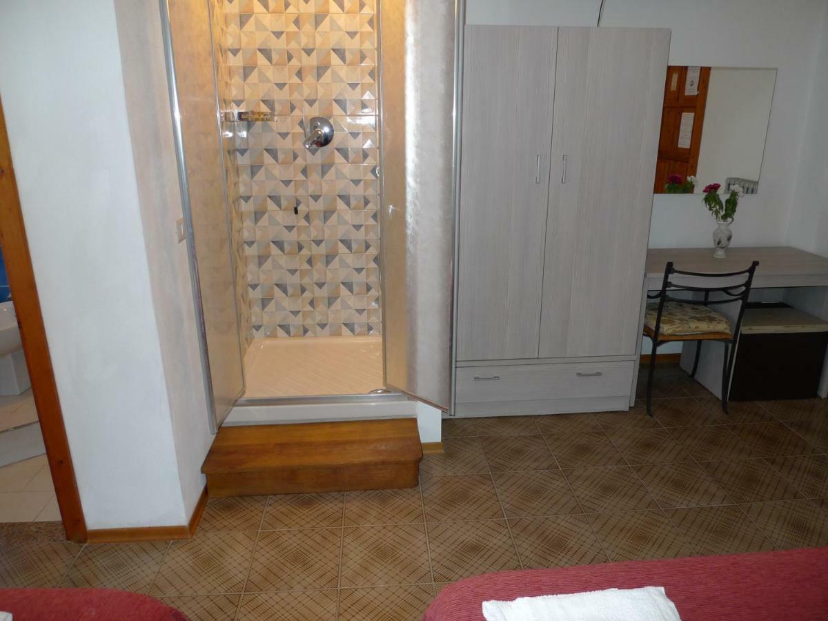 Hotel Alexander سانتا دومينيكا المظهر الخارجي الصورة