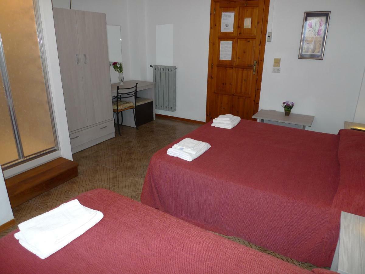 Hotel Alexander سانتا دومينيكا المظهر الخارجي الصورة