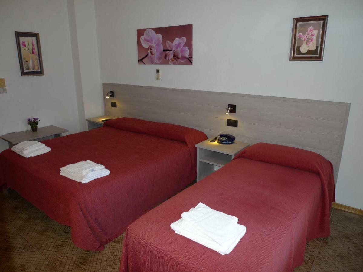 Hotel Alexander سانتا دومينيكا المظهر الخارجي الصورة