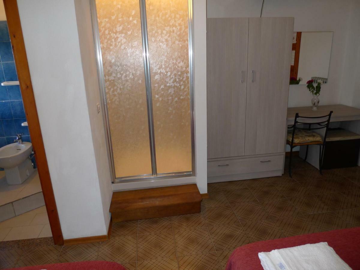 Hotel Alexander سانتا دومينيكا المظهر الخارجي الصورة